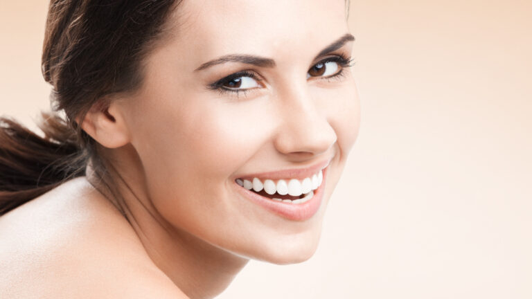 Nymera-vrouw-gezond-lachen-16-9